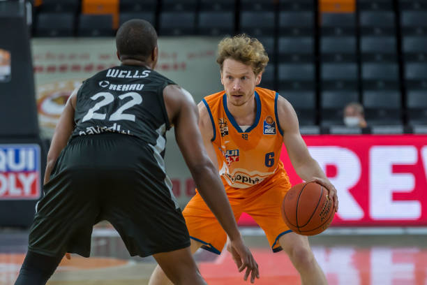 对抗中压制 对抗中压制