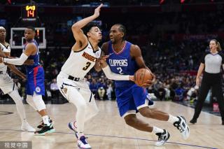 而在决赛中 而在决赛中